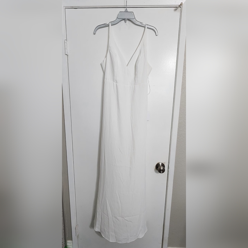 White Lulus Maxi/Formal/Wedding Dress NWT